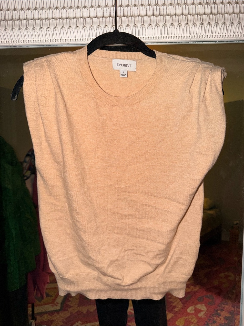 Evereve Sleeveless Crewneck Top — tan